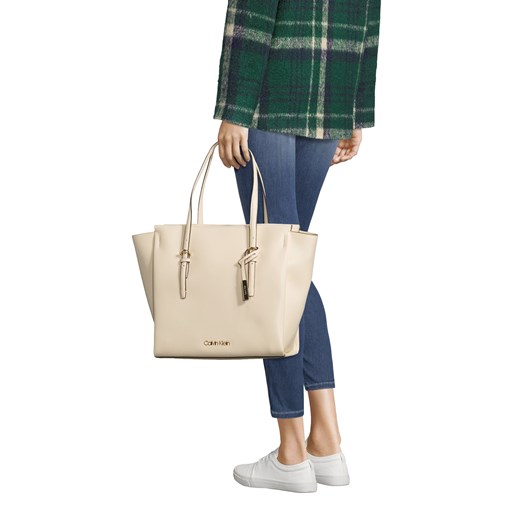Shopper bag Calvin Klein ze skóry wakacyjna 