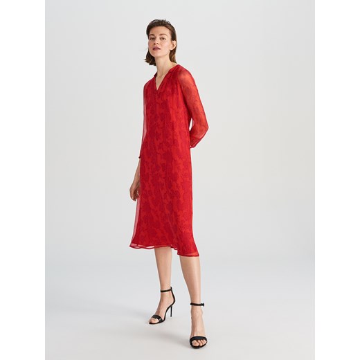 Sukienka Reserved midi czerwona z jedwabiu na karnawał 