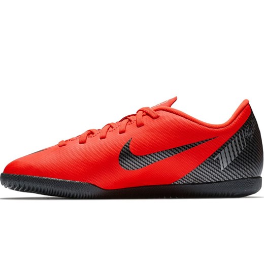 Buty sportowe dziecięce Nike Football czerwone sznurowane 