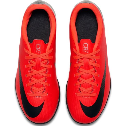 Buty sportowe dziecięce Nike Football na wiosnę 