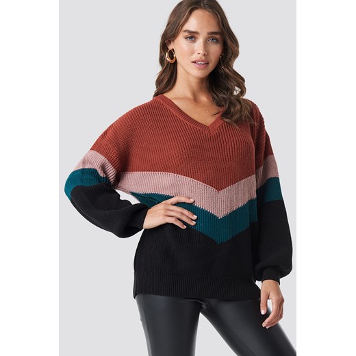 Sweter damski NA-KD Trend z dekoltem w serek 