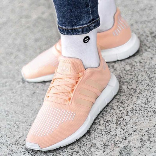 Buty sportowe damskie Adidas do biegania różowe bez wzorów wiosenne 