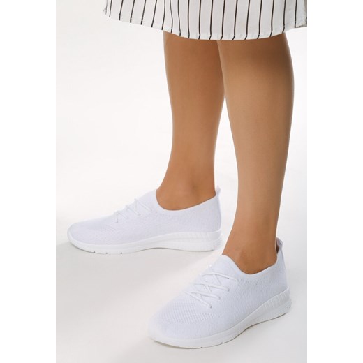 Buty sportowe damskie Born2be na płaskiej podeszwie białe gładkie sznurowane 