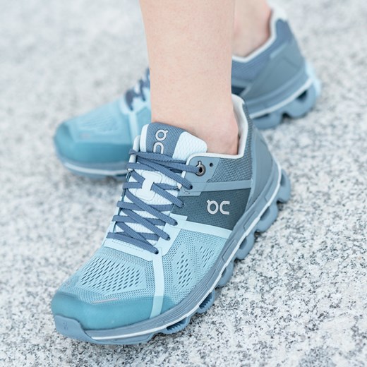 Buty sportowe damskie On Running do biegania sznurowane płaskie gładkie 