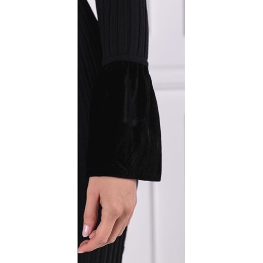 Sukienka Armani czarna z długim rękawem z golfem bez wzorów midi casual 