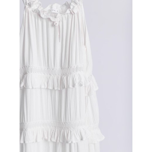Sukienka Selfieroom biała z wiskozy na wiosnę oversize mini na imprezę 