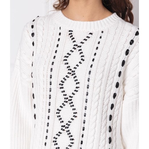 Sweter damski biały Dkny z okrągłym dekoltem 