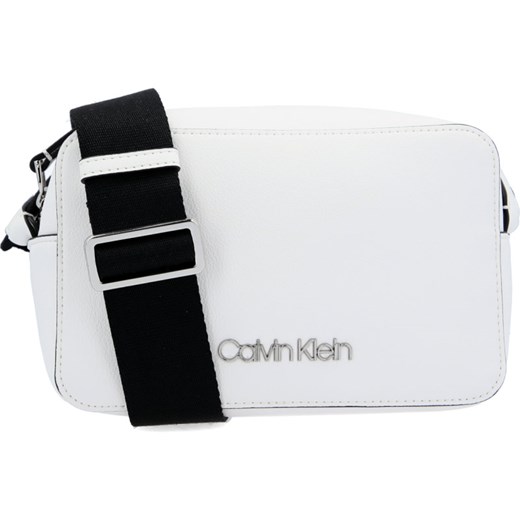 Listonoszka Calvin Klein na ramię matowa biała 