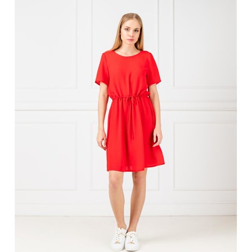Sukienka NA-KD z krótkim rękawem czerwona midi z okrągłym dekoltem 