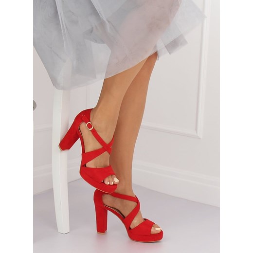 Sandały damskie czerwone na wysokim obcasie z klamrą eleganckie na słupku 