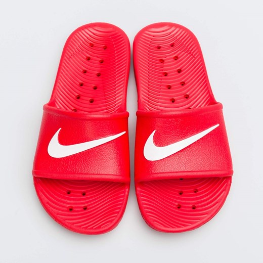 Czerwone klapki dziecięce Nike bez wzorów 