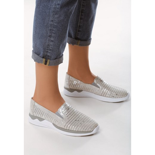Buty sportowe damskie srebrne Born2be bez zapięcia ze skóry ekologicznej płaskie 