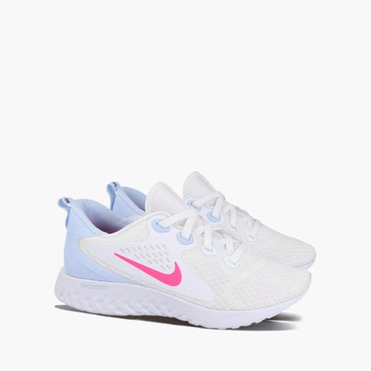 Buty sportowe damskie Nike dla biegaczy białe wiązane bez wzorów na płaskiej podeszwie 