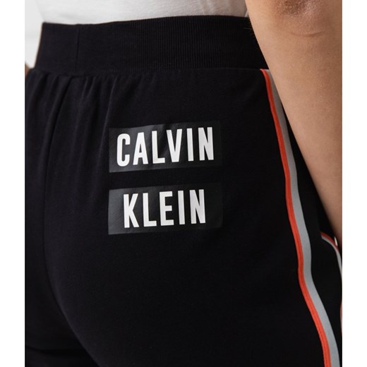 Spodnie damskie Calvin Klein bez wzorów czarne w stylu młodzieżowym 