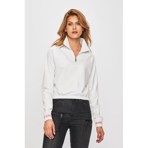 Bluza damska Calvin Klein bez wzorów z dzianiny krótka 