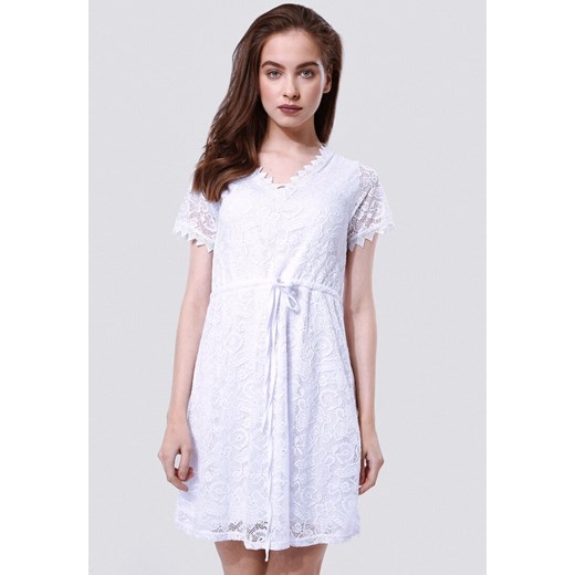 Sukienka biała Born2be z dekoltem v mini z krótkimi rękawami 