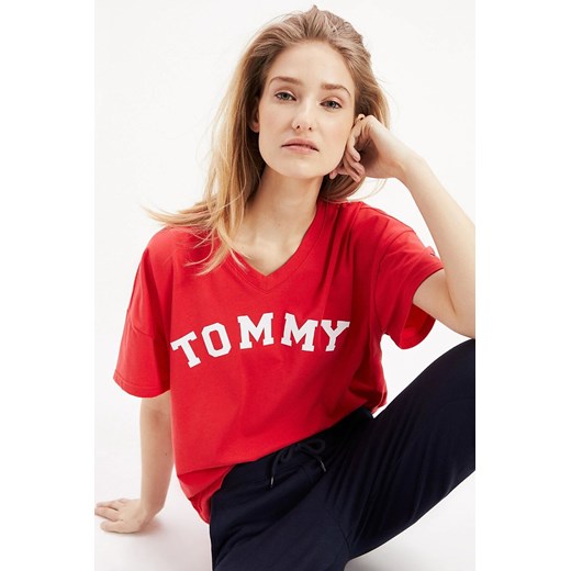 Bluzka damska Tommy Hilfiger w stylu młodzieżowym z napisami 