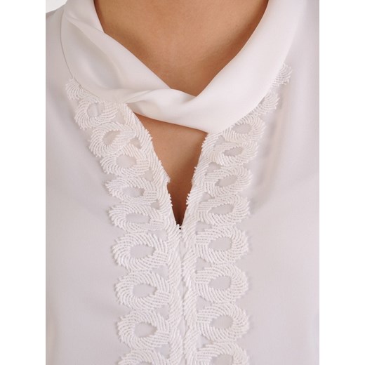 Bluzka damska biała elegancka z tkaniny z długim rękawem 