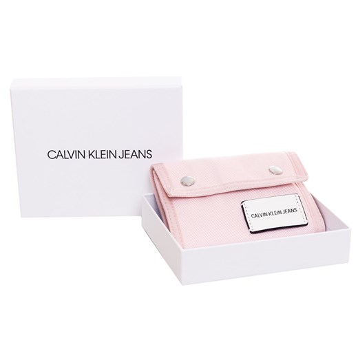 CALVIN KLEIN PORTFEL SPORT ESSENTIAL CANV PINK K40K400685 632  Calvin Klein  messimo