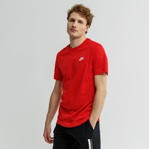 Czerwona koszulka sportowa Nike bez zapięcia 