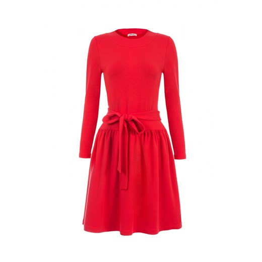 Czerwona rozkloszowana sukienka z długim rękawem
