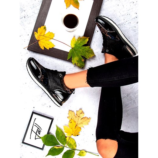 Buty sportowe damskie Aclys sneakersy czarne wiązane ze skóry ekologicznej na płaskiej podeszwie 