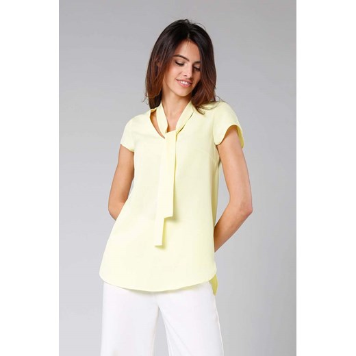 Bluzka damska żółta Nommo z krótkimi rękawami gładka ze sznurowanym dekoltem 