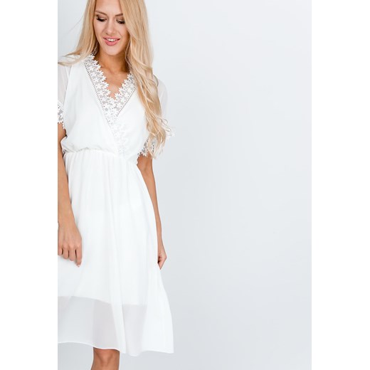 Biała sukienka Zoio z wiskozy z dekoltem w serek 