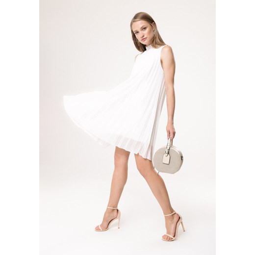 Sukienka Born2be trapezowa biała wiosenna mini z dekoltem halter 
