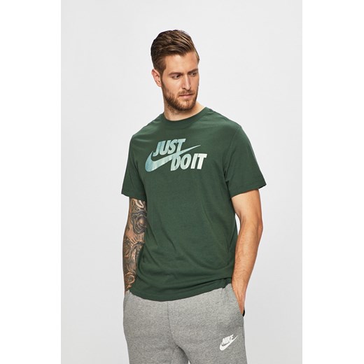 Koszulka sportowa Nike Sportswear na wiosnę 