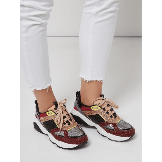Sneakersy damskie Guess na koturnie na wiosnę sznurowane bez wzorów młodzieżowe 