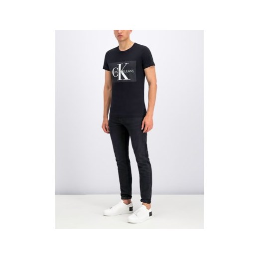 T-shirt męski Calvin Klein w stylu młodzieżowym z napisem 