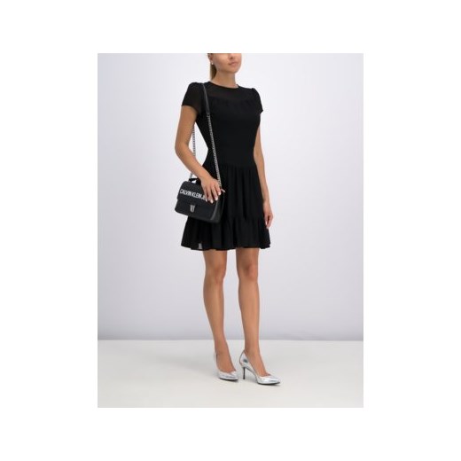 Sukienka Calvin Klein bez wzorów czarna z krótkimi rękawami 