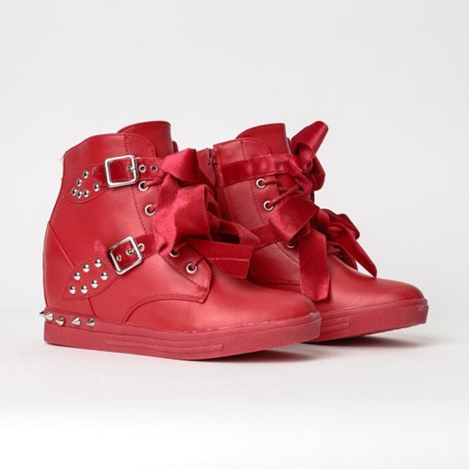 Czerwone sneakersy z ćwiekami Levi - Obuwie  Royalfashion.pl 41 