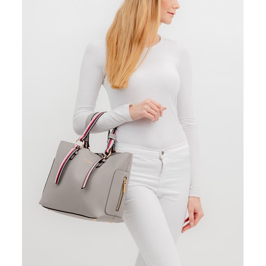 Shopper bag beżowa Puccini bez dodatków na ramię mieszcząca a4 matowa elegancka 