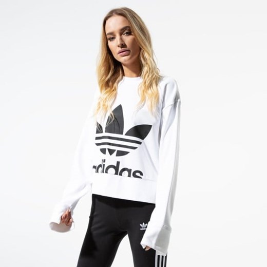 Bluza damska Adidas z aplikacjami  krótka w sportowym stylu 