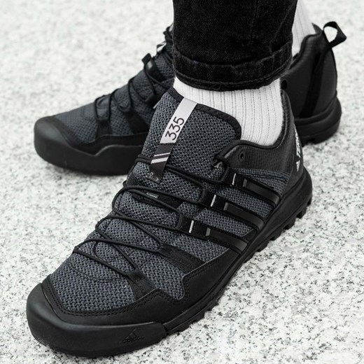 Czarne buty sportowe męskie Adidas terrex jesienne wiązane 