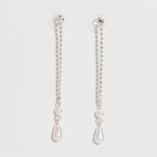 Mohito - Długie kolczyki z syntetycznymi perłami - Srebrny Mohito  One Size 