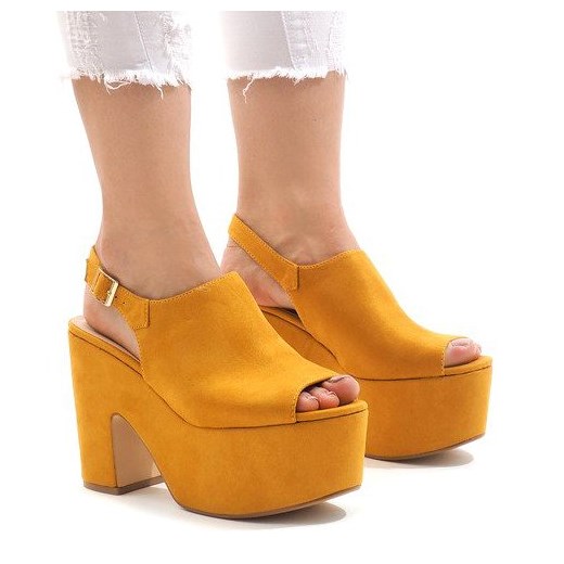 Butymodne sandały damskie ze skóry ekologicznej z klamrą żółte na platformie na wysokim obcasie bez wzorów 