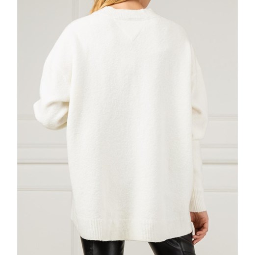 Sweter damski Tommy Jeans biały z okrągłym dekoltem 