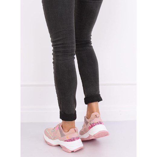 Buty sportowe damskie różowe z zamszu płaskie wiązane bez wzorów 