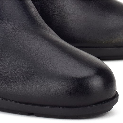 Botki Geox bez wzorów na obcasie ze skóry ekologicznej eleganckie 