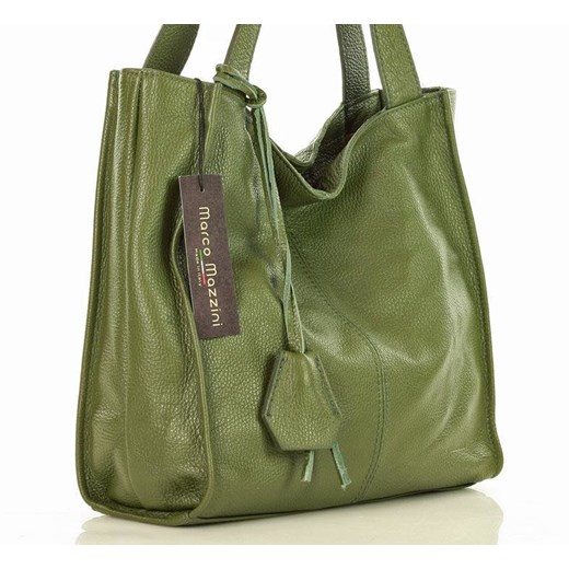 Shopper bag Merg duża zielona na wakacje matowa ze skóry z breloczkiem 