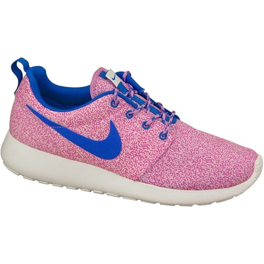 Buty sportowe damskie Nike płaskie różowe bez wzorów 