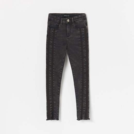 Reserved - Jeansy slim z surowym wykończeniem - Czarny Reserved  134 