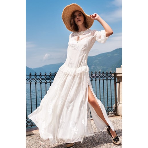 Sukienka Bycabo biała z długim rękawem maxi 