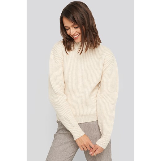 Sweter damski NA-KD bez wzorów zimowy z okrągłym dekoltem 