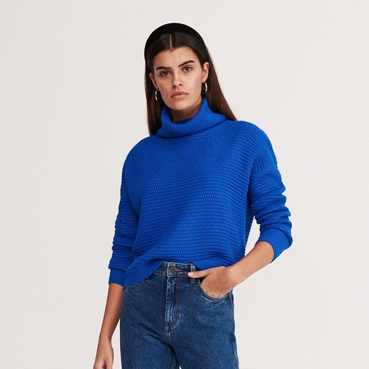 Reserved sweter damski niebieski z golfem 