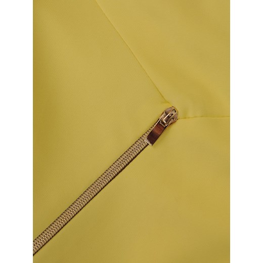 Sukienka z ozdobnymi zamkami Emilia V, piękna kreacja w kolorze żółtym.