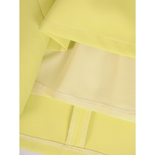 Sukienka Modbis z krótkimi rękawami żółta mini z dekoltem choker 